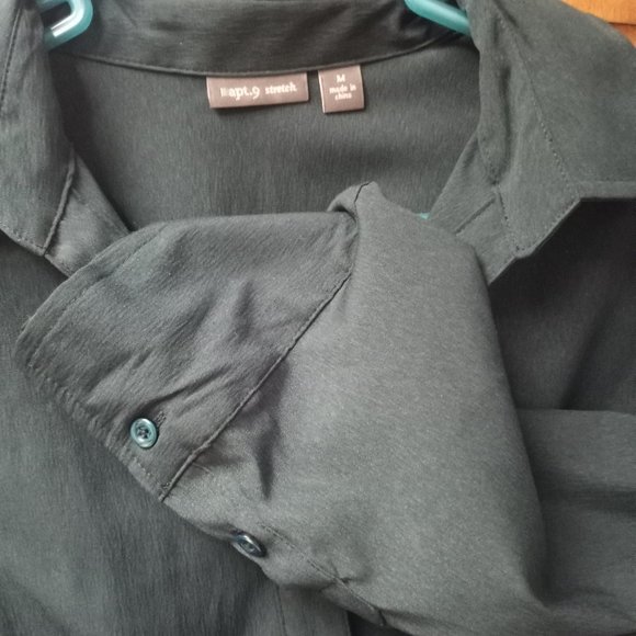 Dark green button down shirt - Picture 3 of 3